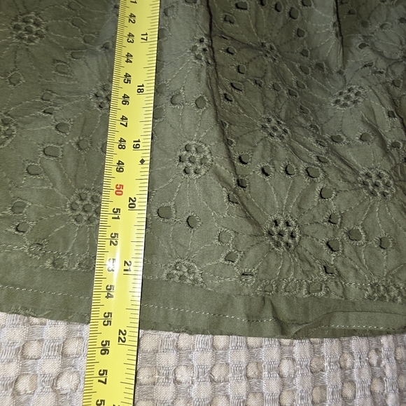Evereve Hadley Green Eyelet Women Top Size Medium NWOT - Picture 9 of 9